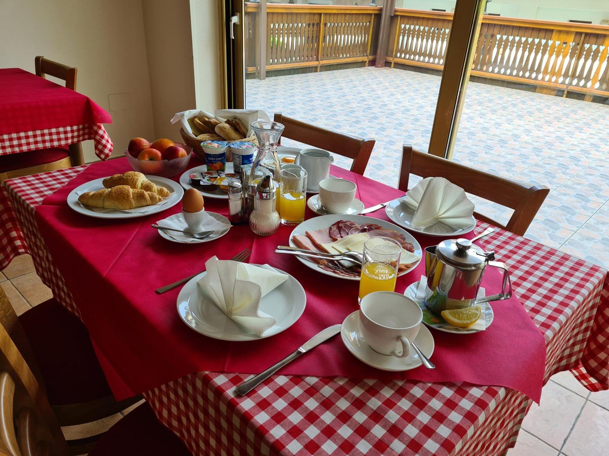 Gostilna Batist Bed & Breakfast Bohinjska Bela Ngoại thất bức ảnh